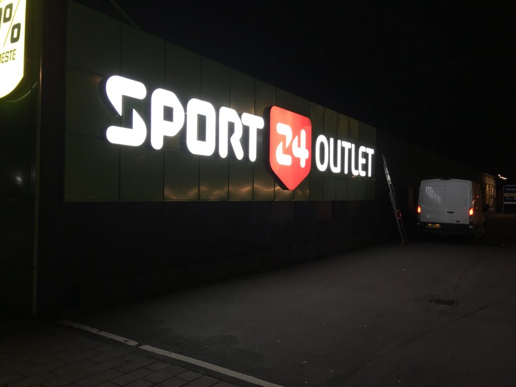 Sport 24 Outlet LED skilte